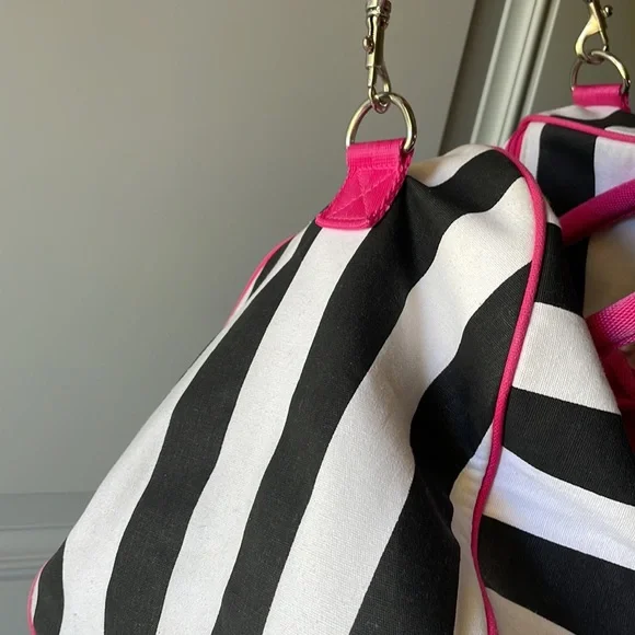 Victoria’s Secret large travel gym bag - Picture 8 of 14